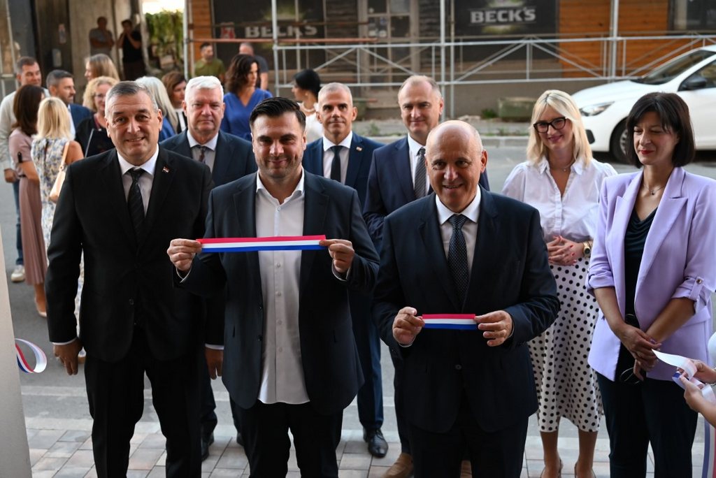gimnazija_petrinja0001