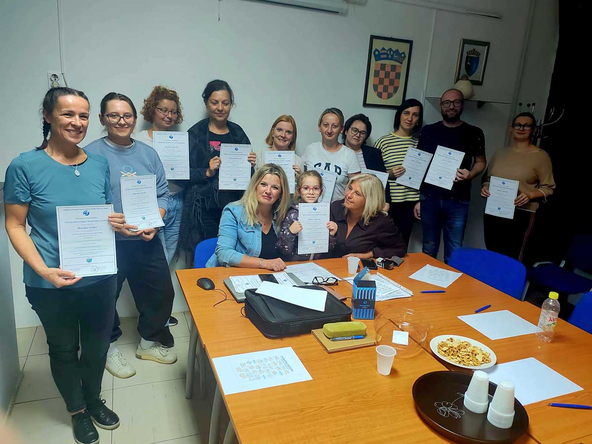 Građani i javni službenici samoinicijativno učili znakovni jezik kako bi srušili komunikacijske barijere