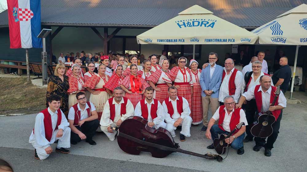 U Gređanima obilježen Dan sela te 20. obljetnica djelovanja Kulturno‑umjetničkog društva „Seljačka sloga“ 