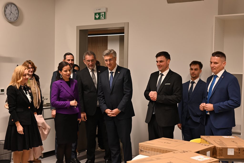 otvorenje_ekonomske_Skole_sisak0007