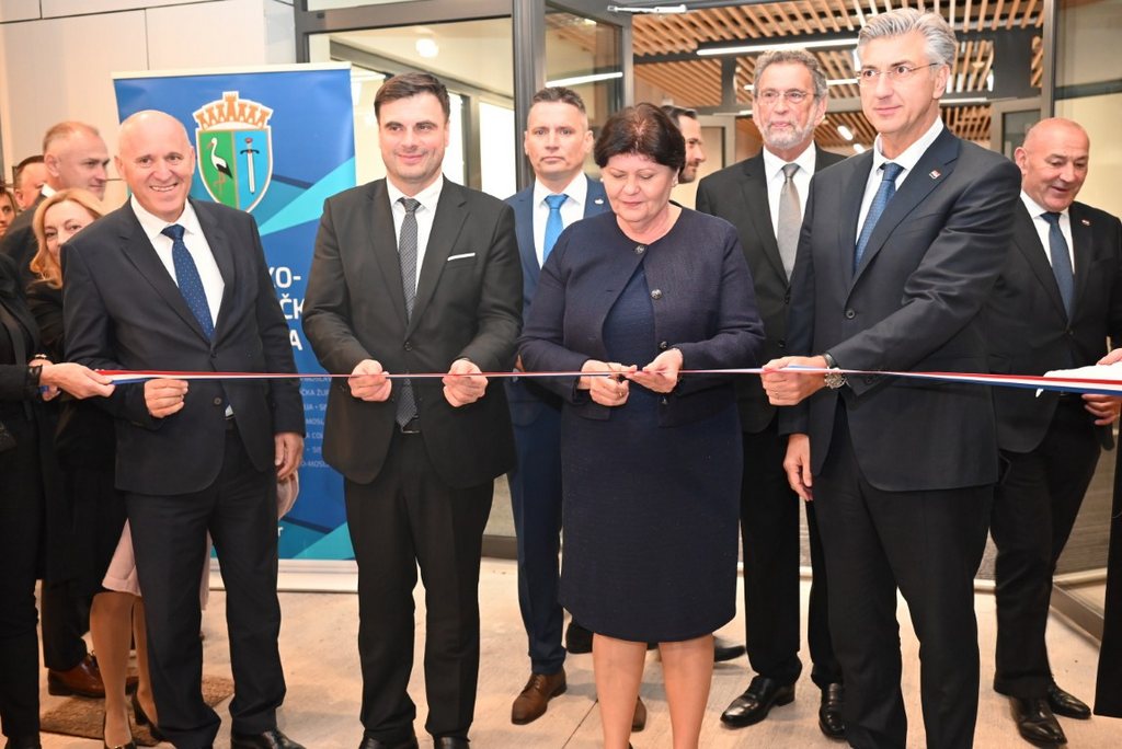 otvorenje_ekonomske_Skole_sisak0012